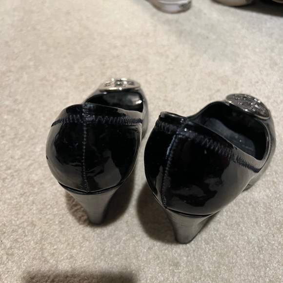 Tory Burch Wedge Silver Buckle - Picture 5 of 10